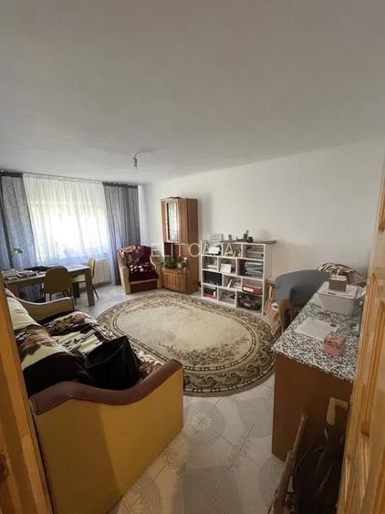 Apartament cu 2 camere, decomandat, etajul 2/4,  zona Nicolina-Belvedere - 2