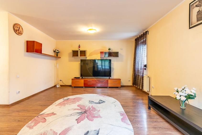 Casă / Vilă tip duplex cu 4 camere de vânzare în Dragomirești-Vale