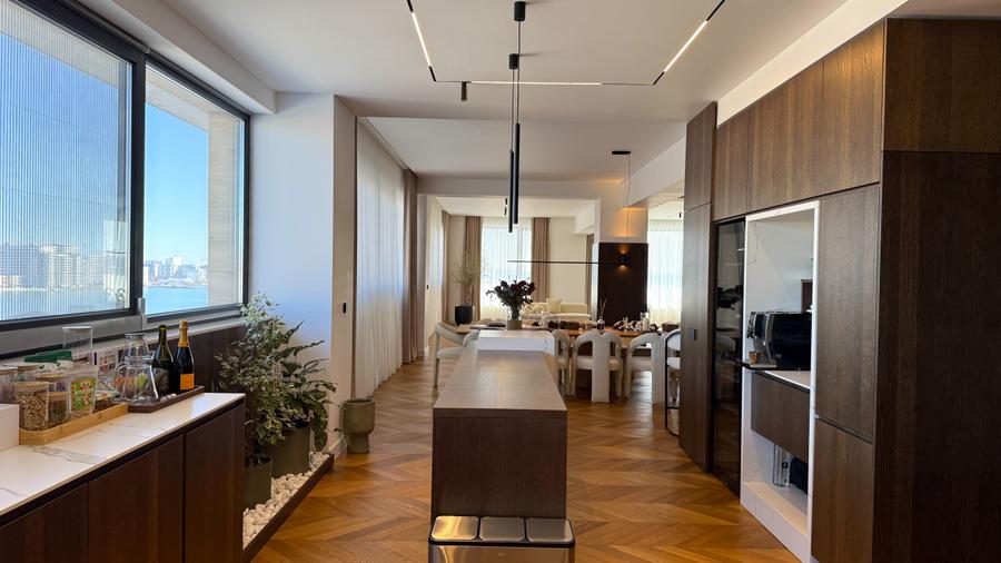 Penthouse 5 camere, vedere la Mare si la Lac, 2 parcari subterane la ALB