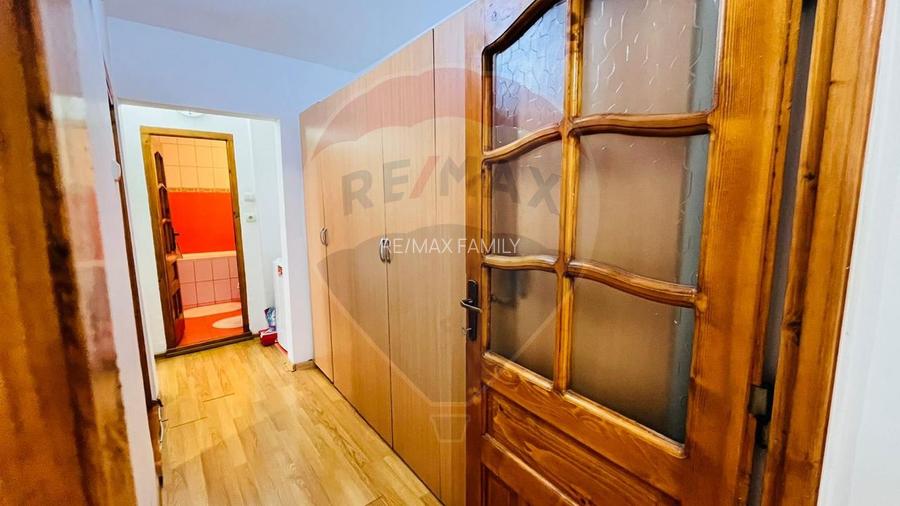 Apartament cu 3 camere de închiriat în zona Decebal - 5