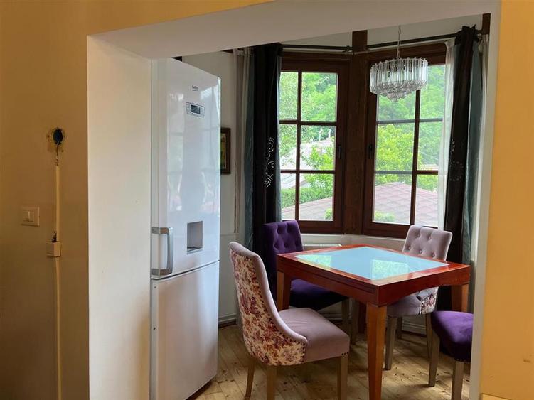 Apartament 2 camere la casa cu curte proprie Schei