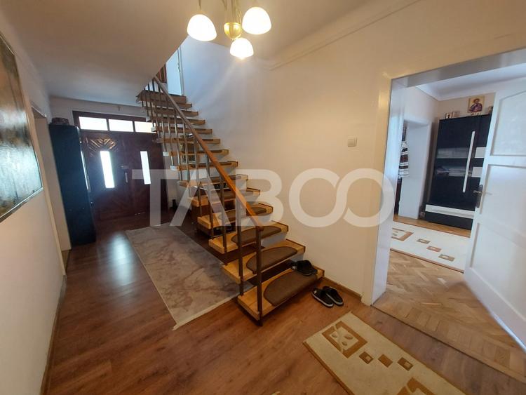 Casa de vanzare teren 950 mp si deschidere 21 m in zona Calea Poplacii