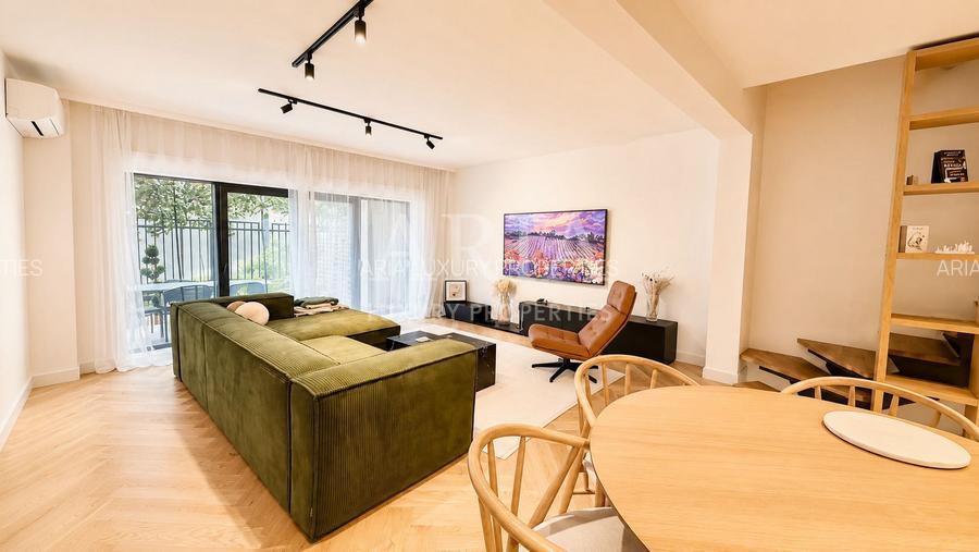 ELEGANT TOWNHOUSE | PRIVATE GARDEN | PANORAMIC TERRACES | - 2
