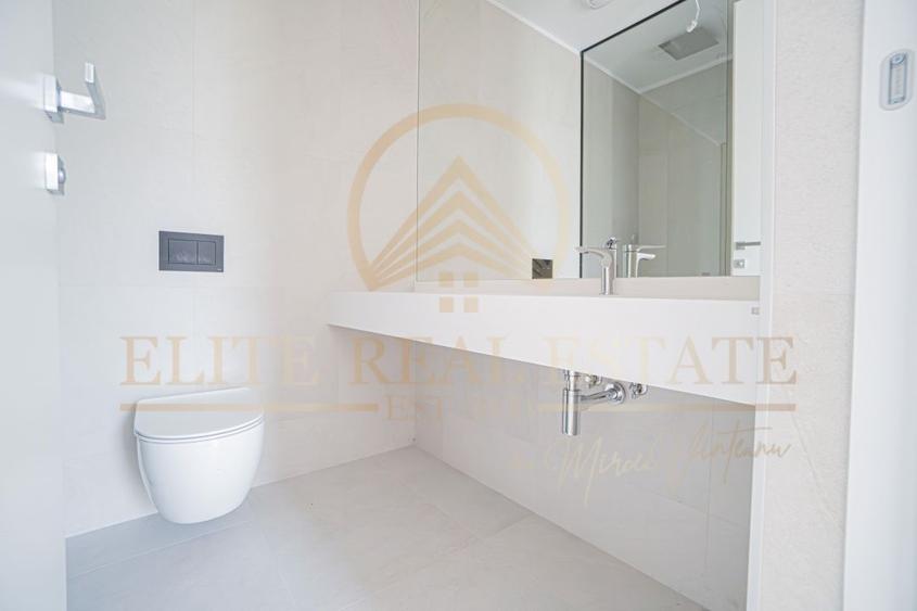 Stațiunea Mamaia - Vânzare apartament cu 2 camere, 2 bai, la 2 pasi de mare.