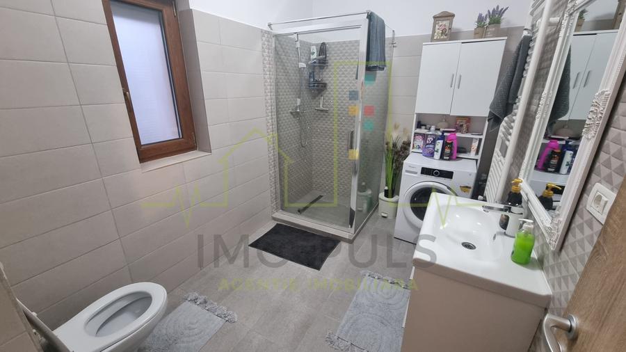 4 Camere. Mobilat si utilat. Drum asfaltat.