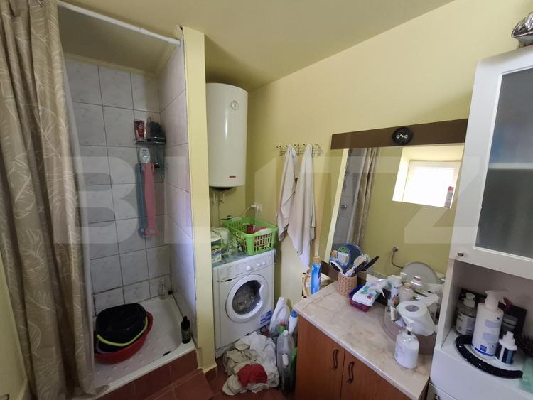 Casa 2 camere, 100 mp, anexe de vanzare, zona Gelu