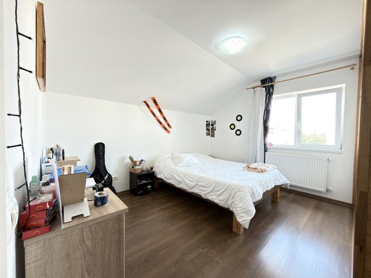 Apartament 3 camere, Semidecomandat, 57 mp utili, etaj 2 - Dumbravita
