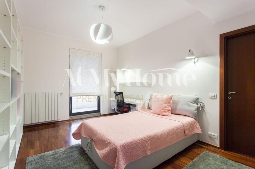 Apartament superb si spatios cu 3 camere, mobilat Bo Concept, 2 parcari, boxa