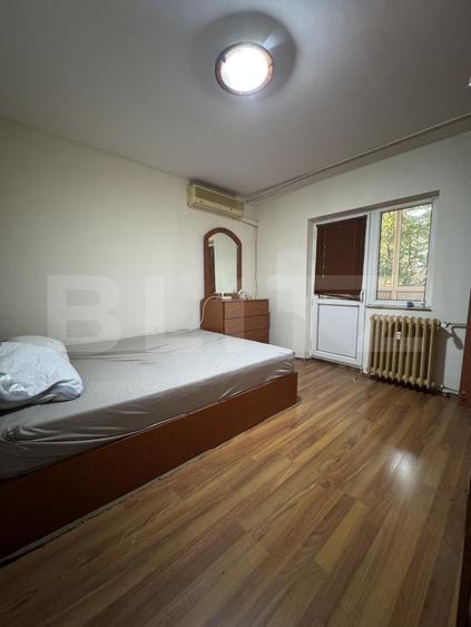 Apartament decomandat, 4 camere 85 mp, zona Rovine