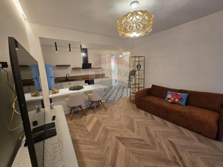 Apartament de lux, cu loc de parcare, langa Universitate
