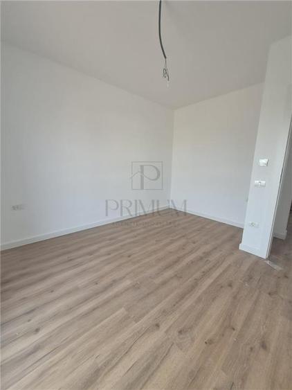 Duplex modern - despartit prin camera tehnica - zona f buna