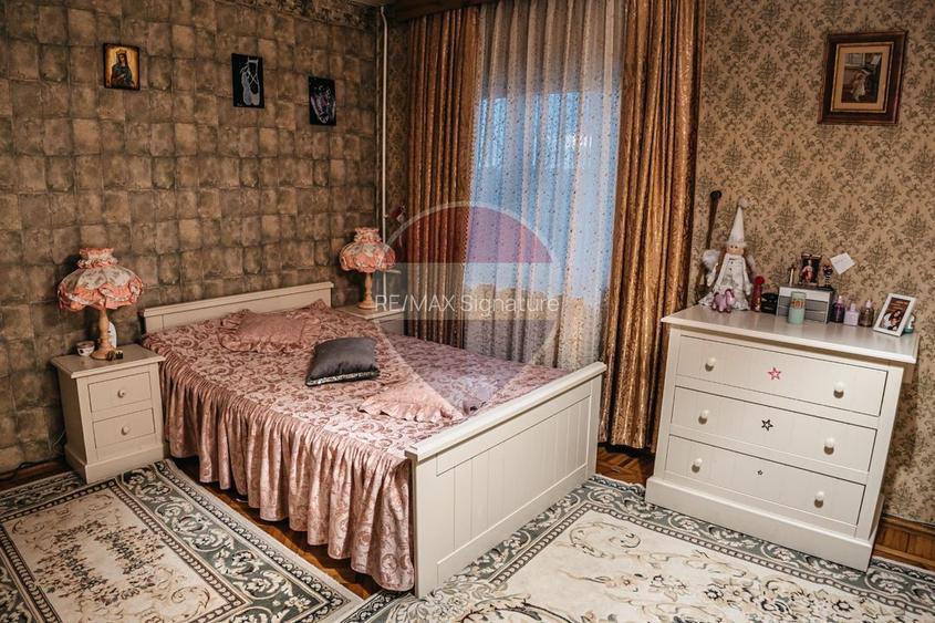 DE VANZARE Casă-muzeu în Răzvad | Reședință unică, 391 mp - 23