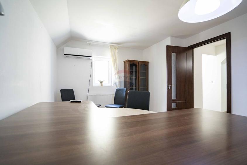 De vânzare casă cu 6 camere, ultracentral – str. Moscovei