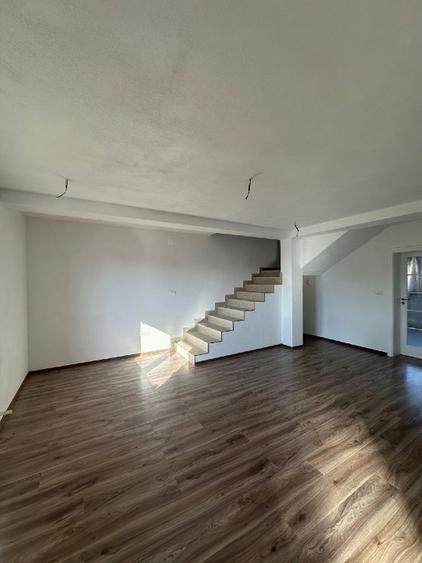 CASĂ NOUĂ, DE CALITATE SUPERIOARĂ, IN FÂNTÂNELE, ARAD | 180 mª | TEREN 1.090 Mp