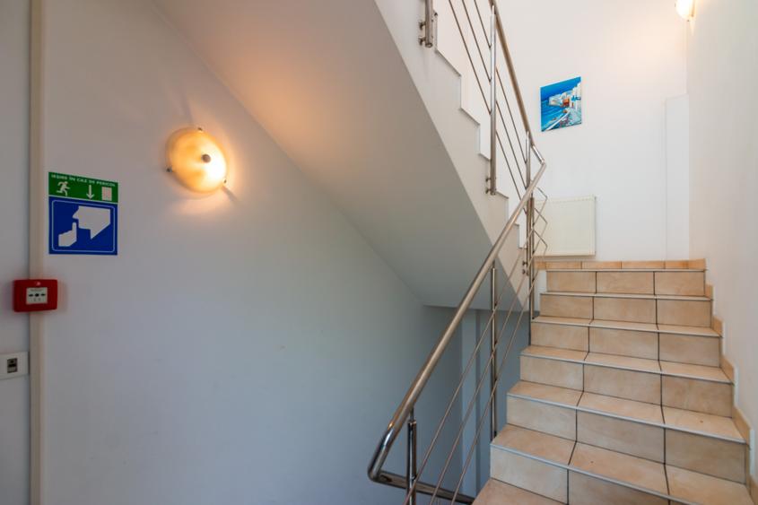 Com0%| Cladire multifunctionala Unirii– Hotel Piri | 9 studiouri independente
