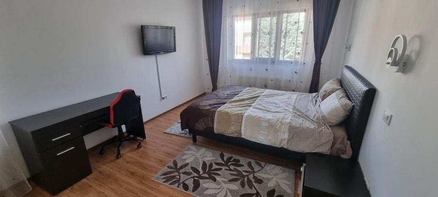 Vila cu piscina zona Iancu Nicolae-Pipera 5 camere