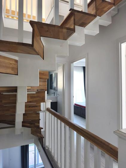 Cosmopolis-Vila Exclusivista-2 locuri de parcare-disponibila 10.10-1200 EUR