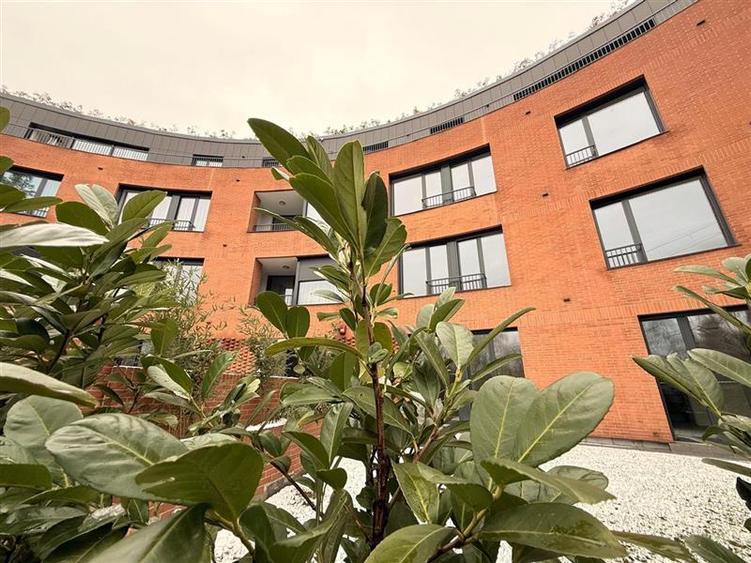 Apartament 4 camere, superb Pipera, cladire exclusivista, 250mp curte