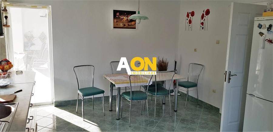 Casa  5 camere  2 garaje  780 mp teren Zona Schit