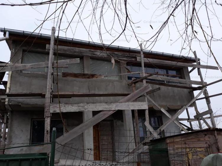 Vila D+P+M 230mp construiti la GRI, teren=591mp Brailita