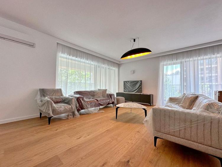 Apartament spatios inchiriere – Centru Brașov, vedere directă spre Tâmpa