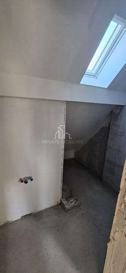 Apartament 4 Camere, Bloc Nou/Mansarda, P-ta Republicii, 7 Noiembrie