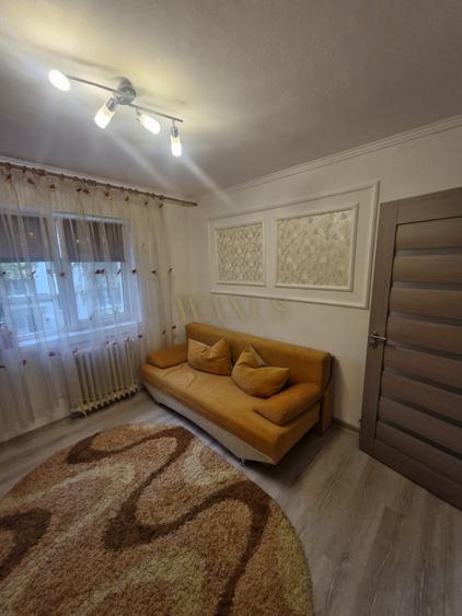 Apartament 3 camere, semidecomandat,  etaj 1. Zona Decebal