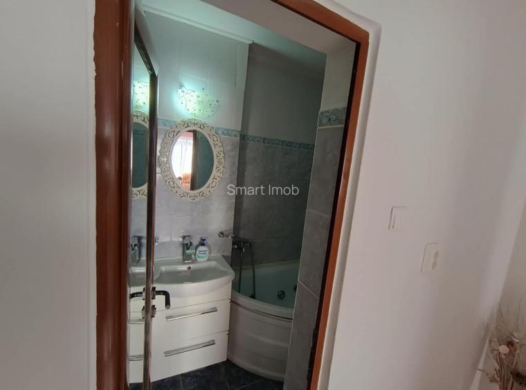 De vânzare apartament 3 camere Renovat Zona Vidin - 8