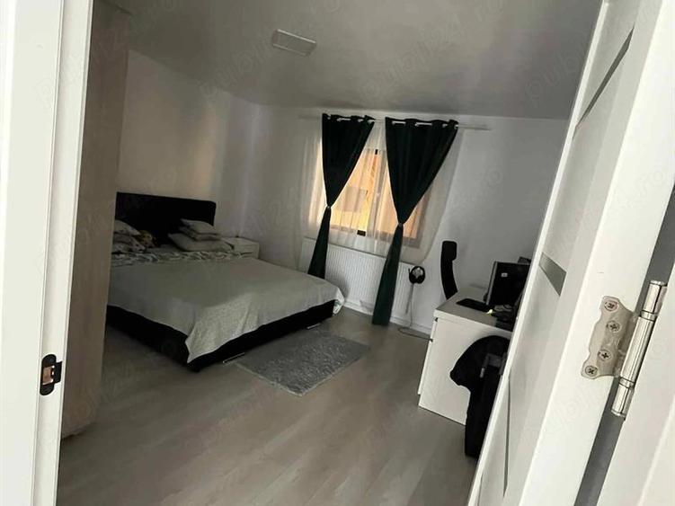 Casa moderna, Isalnita,90MP util + 30MP doua terase,curte spatioasa, panouri