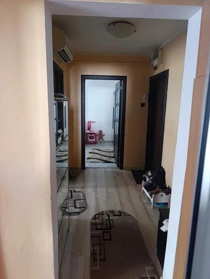 Apartament 3 camere decomandat, etajul 2/4, zona Metalurgie