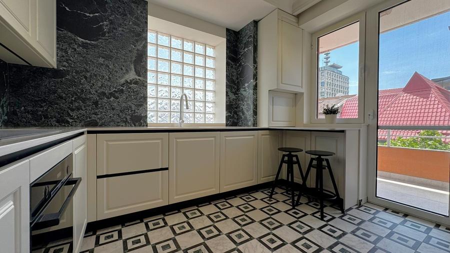 Inchirire apartament 3 camere complet refacut si mobilat zona Primaverii