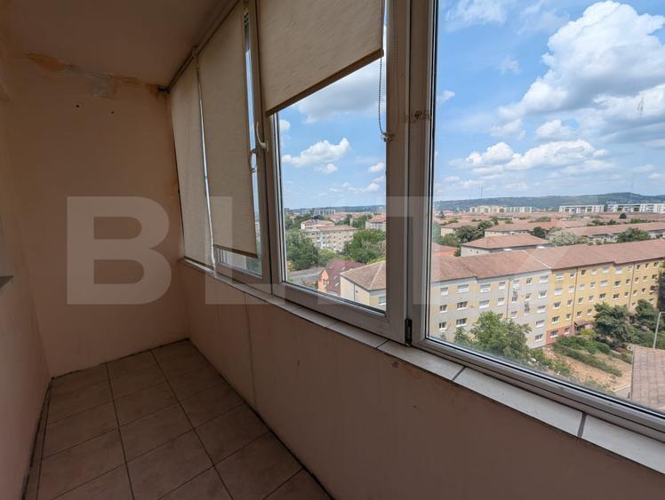 Apartament cu 3 camere, zona Nufărul