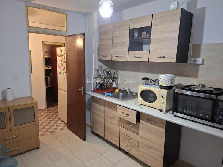 Vanzare apartament 3 camere Militari -Lujerului.