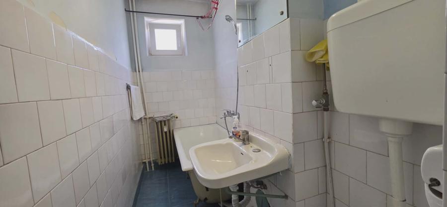 Ap 3 cam tip T de vânzare, str Războieni-AP1467