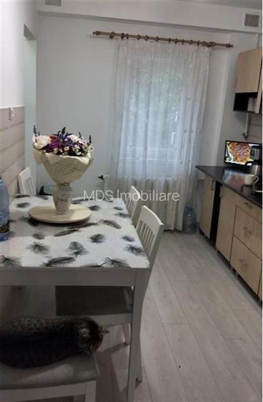 Etaj 2 cu 2 bai in bloc izolat, aproape de Mall - 7