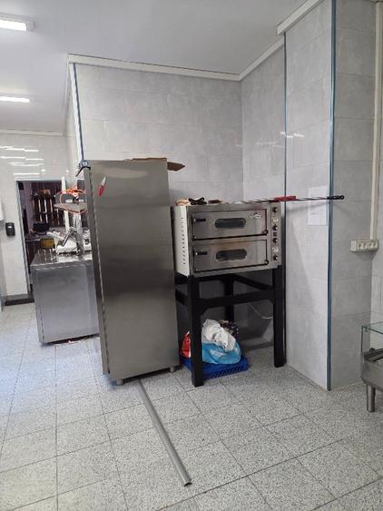 Vand spatiu comercial cental