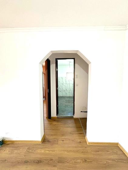 Apartament 2 camere 50mp cu garaj langa bloc 63.000eur neg