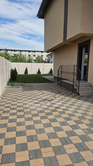 Casă duplex aproape de oraș!