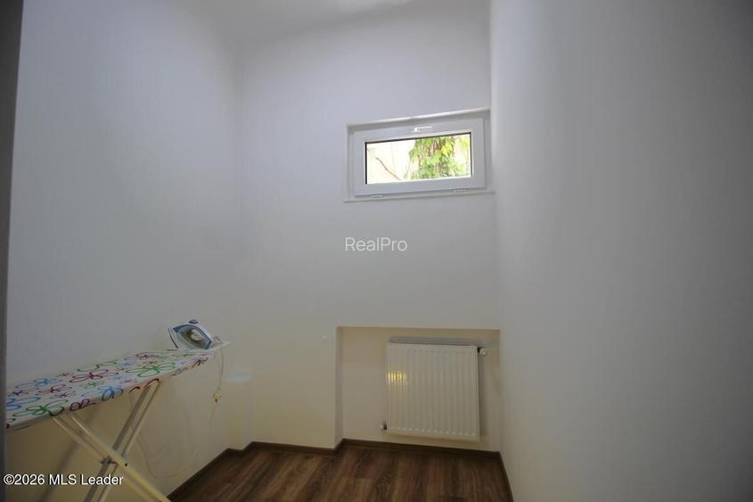 Piata Romana, 4 camere 138 MP total, Etaj 2/9, renovat - utilat, liber - 57