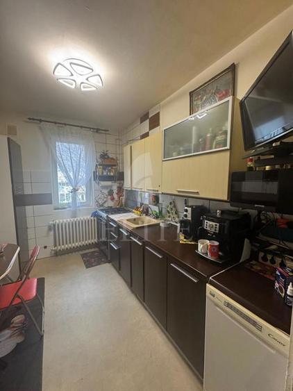 Apartament 3 camere în zona STRAZII BORSEC