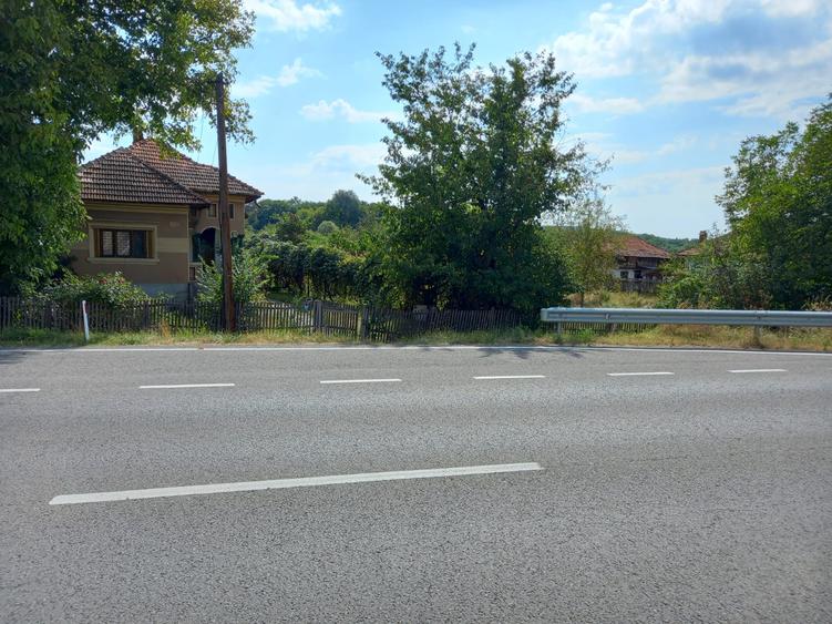 (101) Teren cu casa, pentru afaceri / Direct proprietar