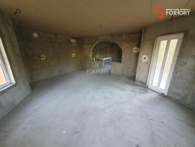 Casa individuala cu 5 camere si 2 bai, Central - Jebel - 11