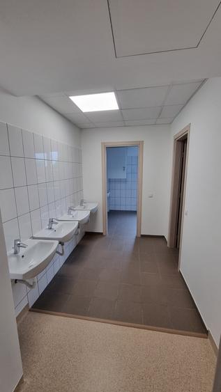 Spatii birouri,clinica sau orice alta utilitate parter135mp,etajul2-230 si 310