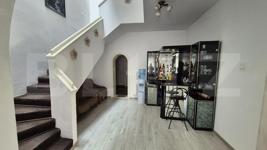 Casa cu 6 camere de vanzare, 245,70 mp, teren 525 mp, zona Bulevardului Closca - 6