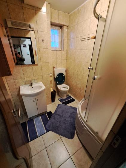 Garsoniera confort sporit, Ipotesti