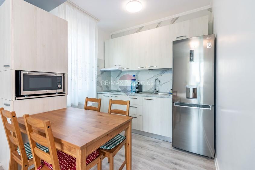 Casă / Vilă de vanzare cu 14 camere, 14 bai, teren 650 mp, 14xparcare - 7