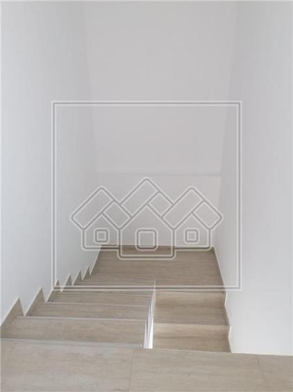 Spatiu birouri/ centru medical/ afterschool - 200 mp - Selimbar