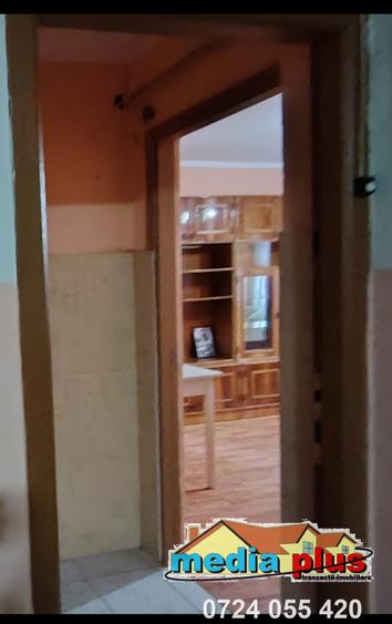 De vanzare apartament 2 camere etajul 3, Micro 40