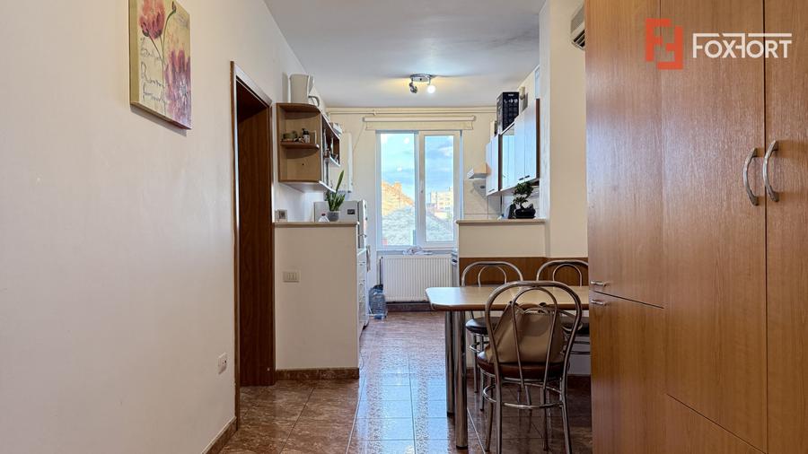 Apartament cu 2 camere, decomandat, de inchiriat, in Timisoara.