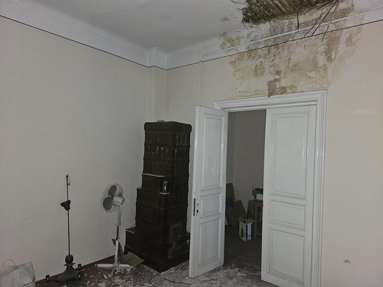 Hala Traian- singur curte- renovabila/demolabila